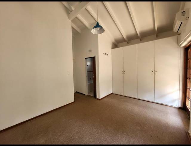 2 BEDROOM TOWNHOUSE FOR SALE IN UMHLANGA ROCKS